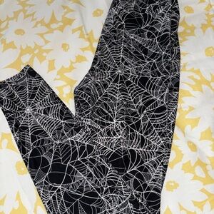 LuLaRoe Women’s SpiderWeb Leggings